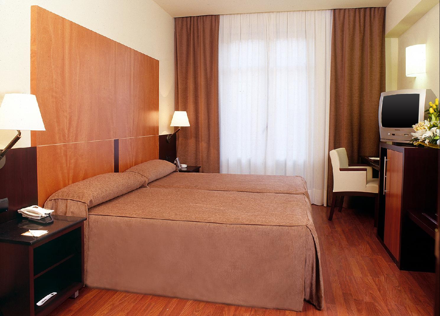 加泰罗尼亚支柱酒店 萨拉戈萨 客房 照片